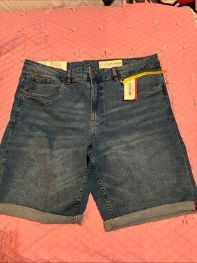 Esmaro Men’s Classic Blue Denim Roll-Hem Shorts